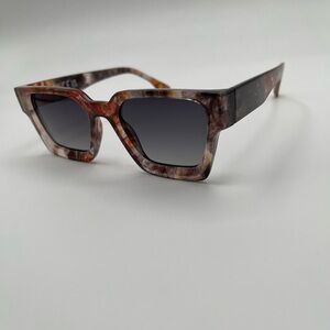 Stylish Women’s Sunglasses